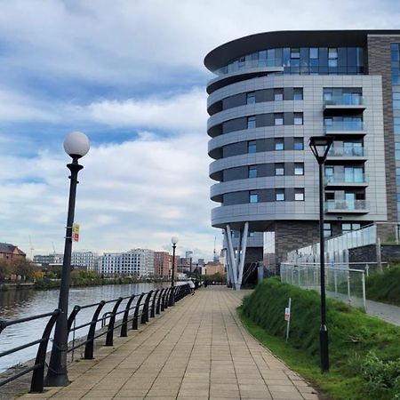 Manchester'S Luxurious 2-Bed Haven With Balcony - Canal Views & Proximity To Manchester United Exterior foto