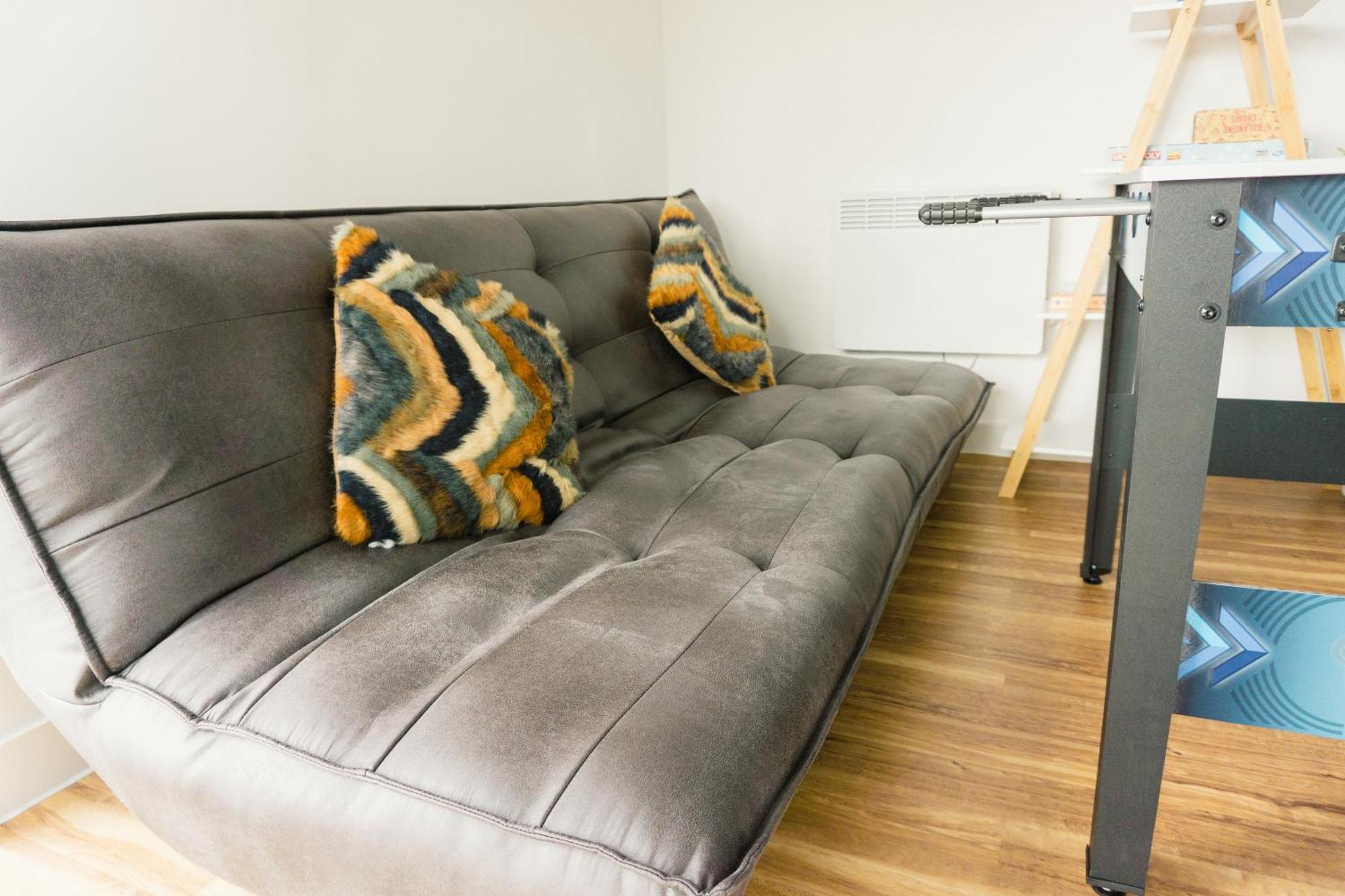Manchester'S Luxurious 2-Bed Haven With Balcony - Canal Views & Proximity To Manchester United Exterior foto